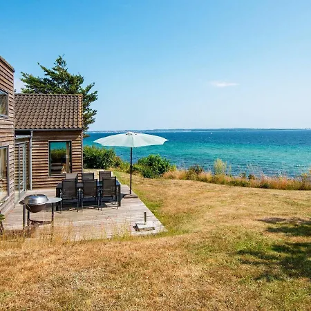 Holiday Clxvi Ebeltoft